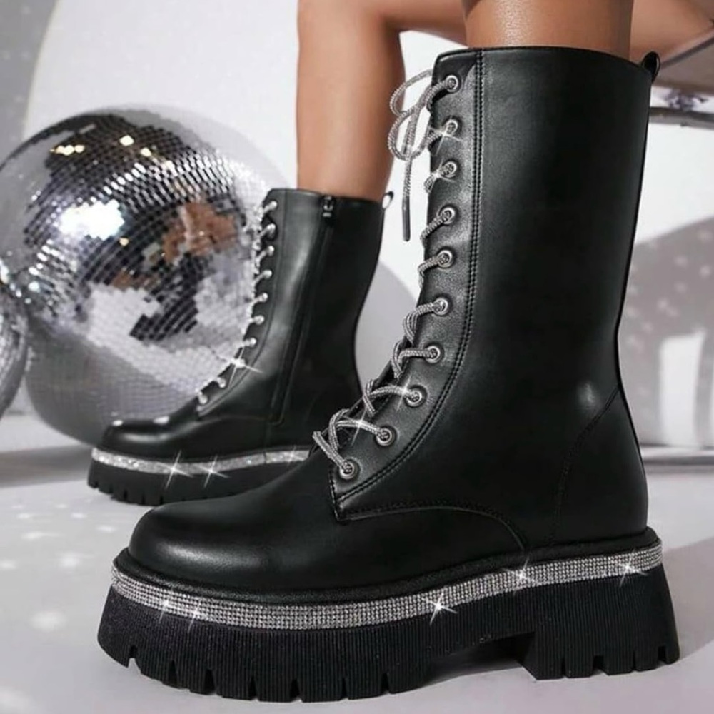 Wild Diva Munich by Rhinestone Lace-Up Size 5.5 NEW